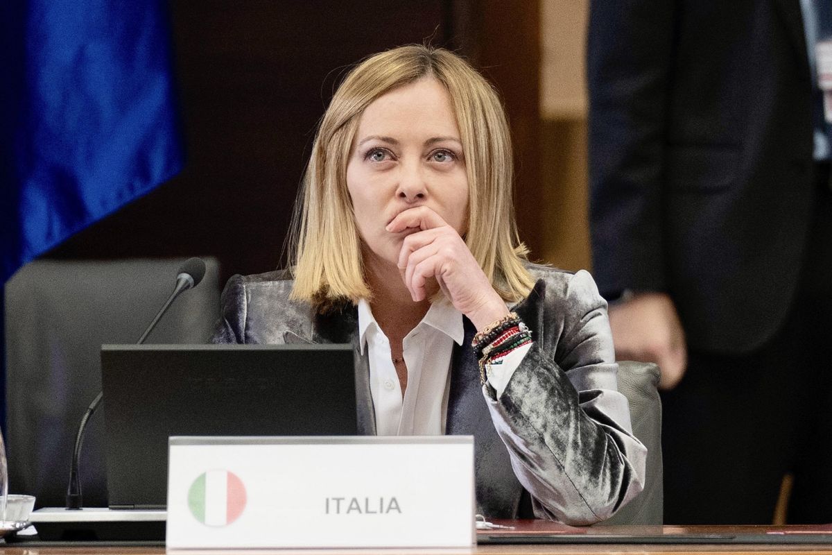 Più che i tiranni, il tribunale dell’Aia persegue i suoi avversari politici