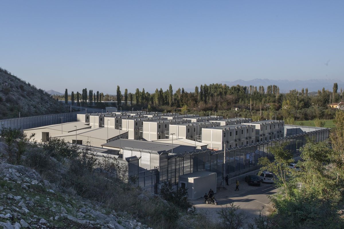 Il governo teme una trappola dell’Ue. E così pensa a un «piano B» in Albania