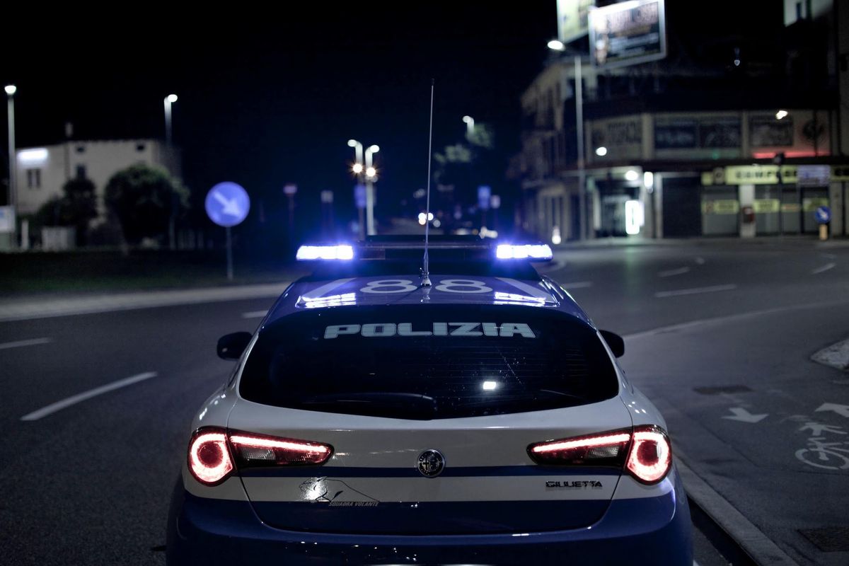 Agenti aggrediti nel regno dei pusher africani