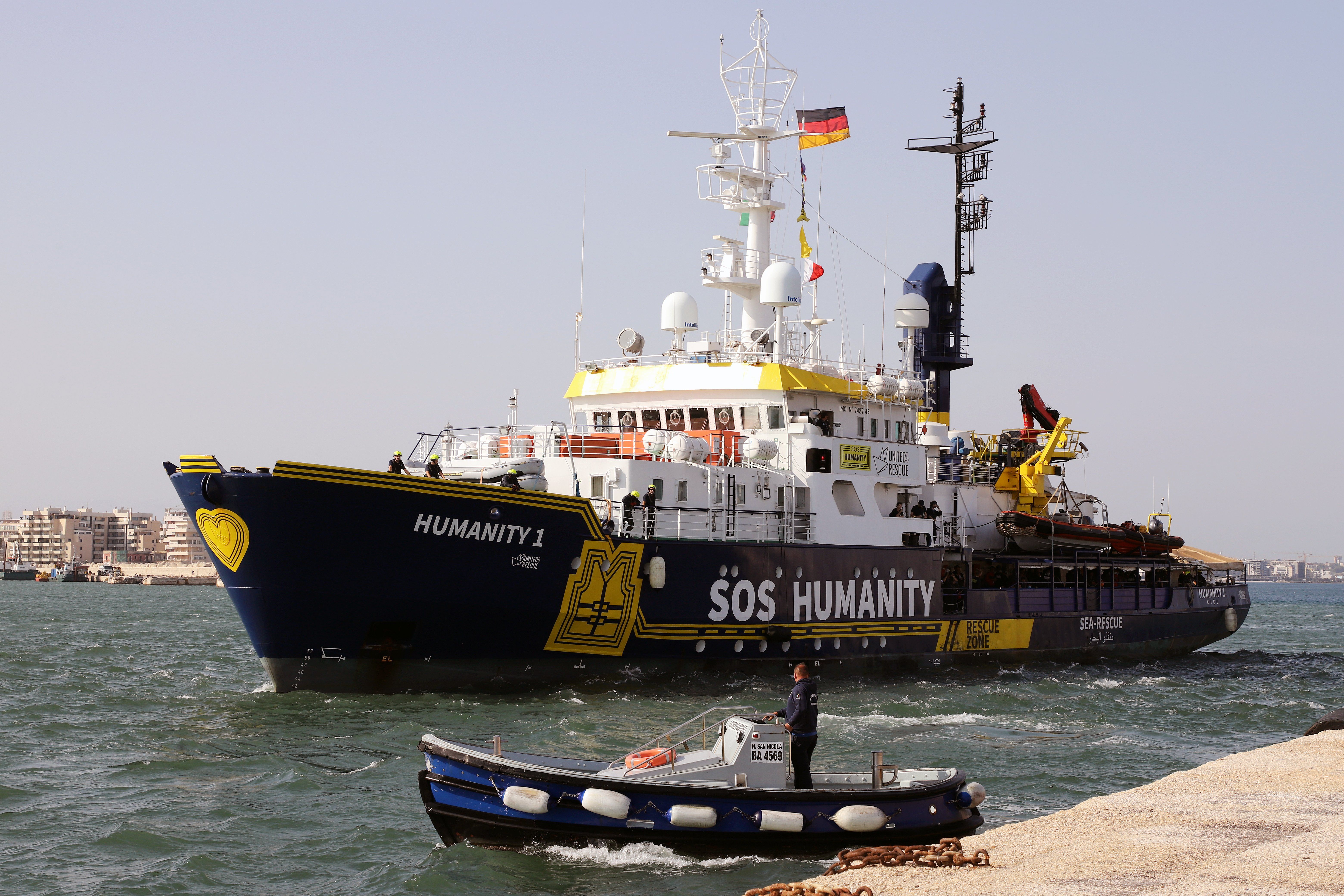 All’improvviso un giudice a Crotone: il taxi del mare rimane sequestrato