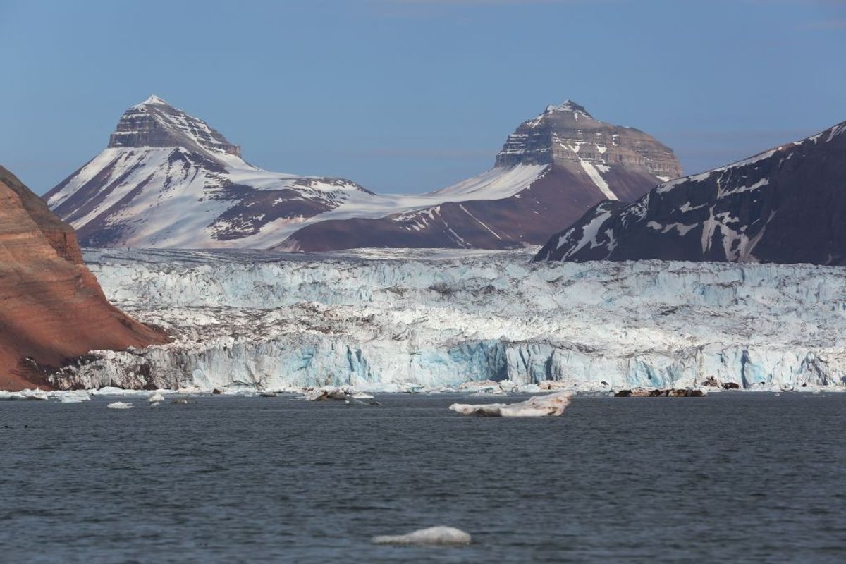 Study Shows Glaciers Have Lost '3 Olympic Swimming Pools Per Second' Since ...