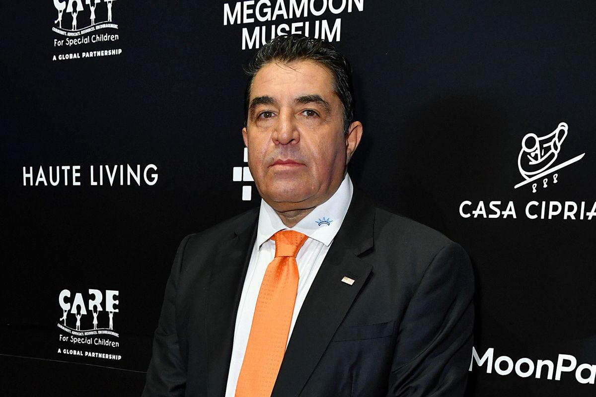 Il tycoon affida al suo uomo di fiducia i rapporti con l’Italia (saltando l’Ue)