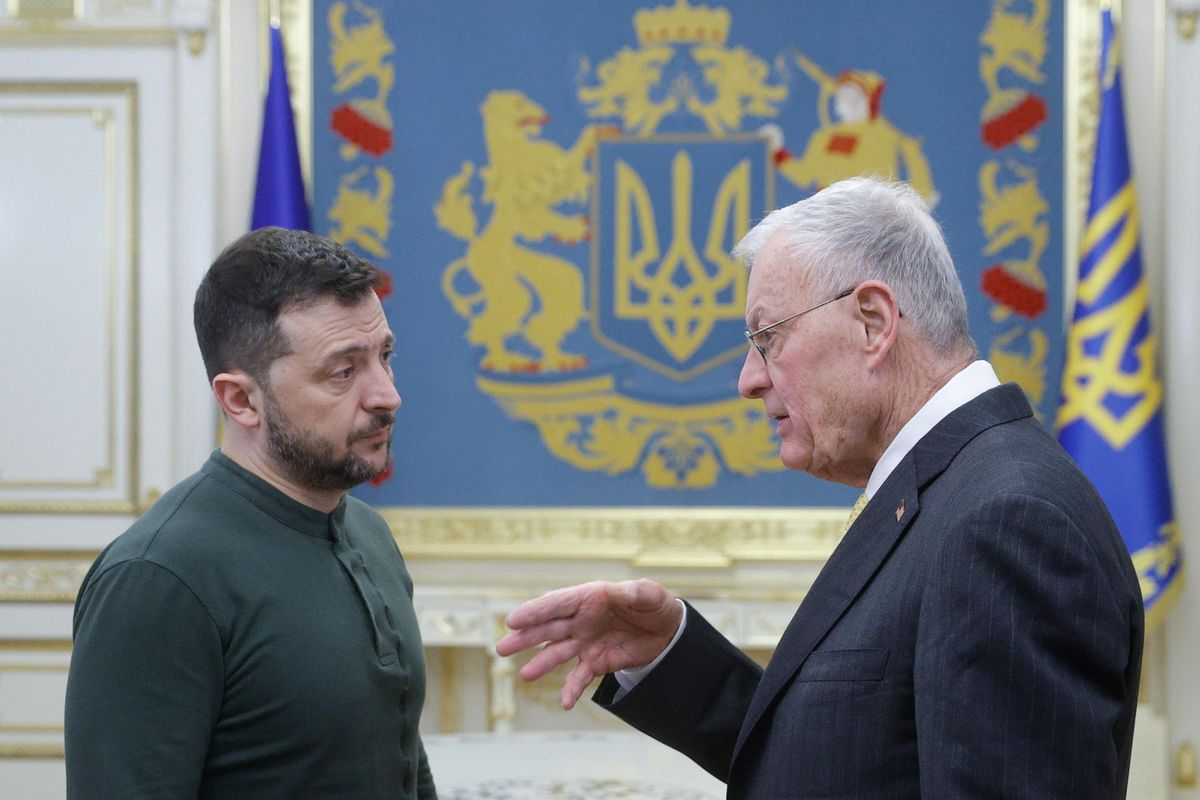 Washington striglia Zelensky e lui si riallinea: «Pronti a firmare l’intesa con gli Usa»