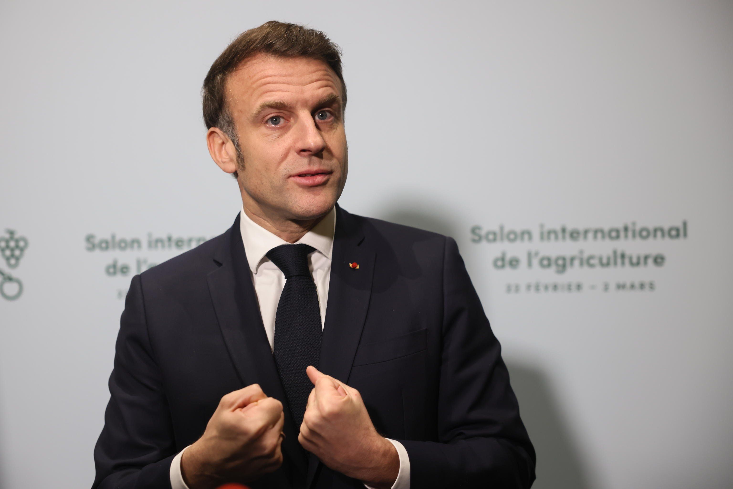 I giudici francesi spengono il canale del presentatore sgradito a Macron