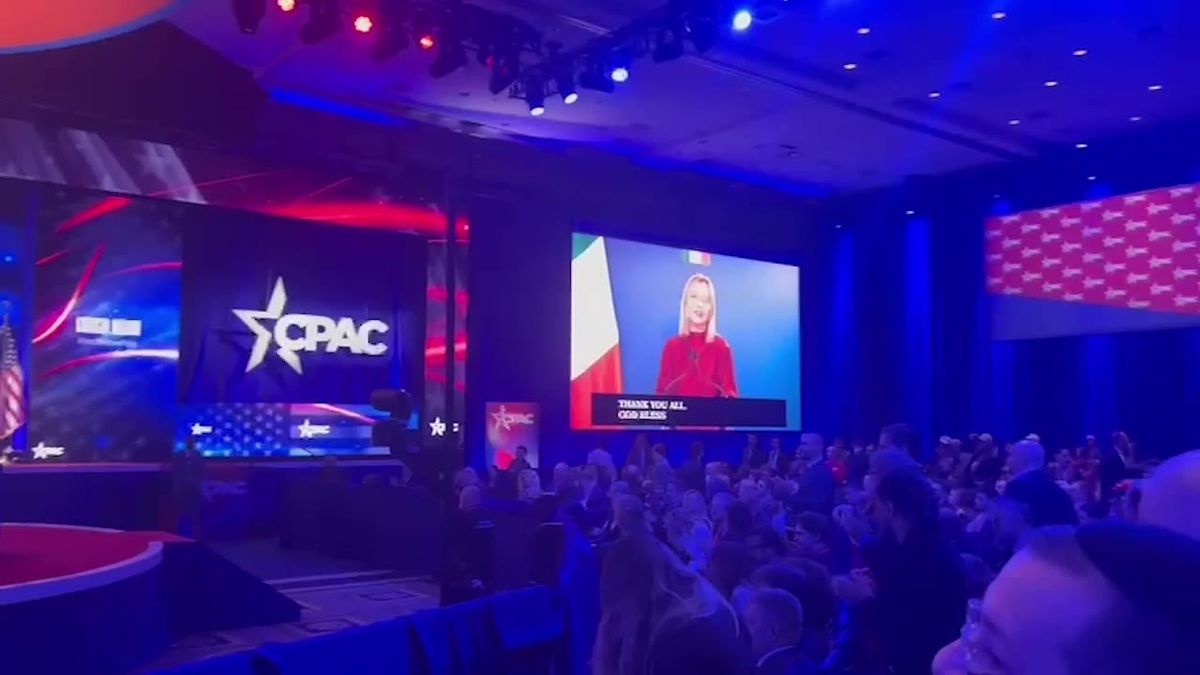 La standing ovation per Giorgia Meloni alla convention dei conservatori americani