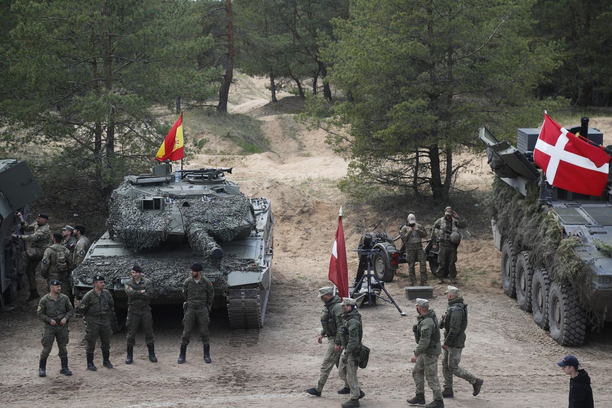 Allo studio una «mini Nato» interna all’Unione. Ma è già corsa per sfilarsi