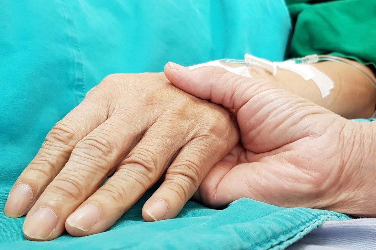 L’eutanasia ucciderà il diritto alle cure