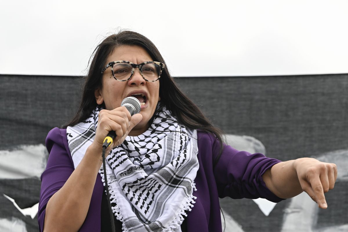 Tlaib führt die Demokraten an, die das Versagen der Trump-Regierung beim ...