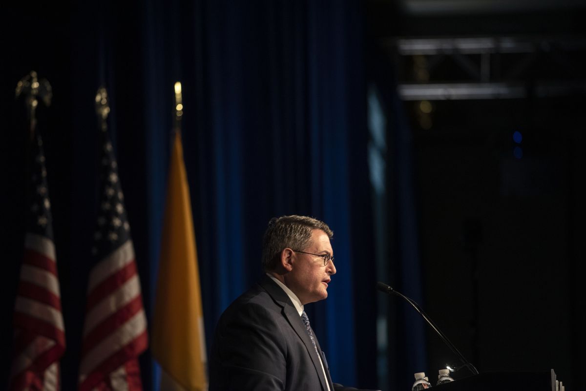 Alito and Thomas Urged to Recuse From Key Case Over 'Cozy Ties' to ...