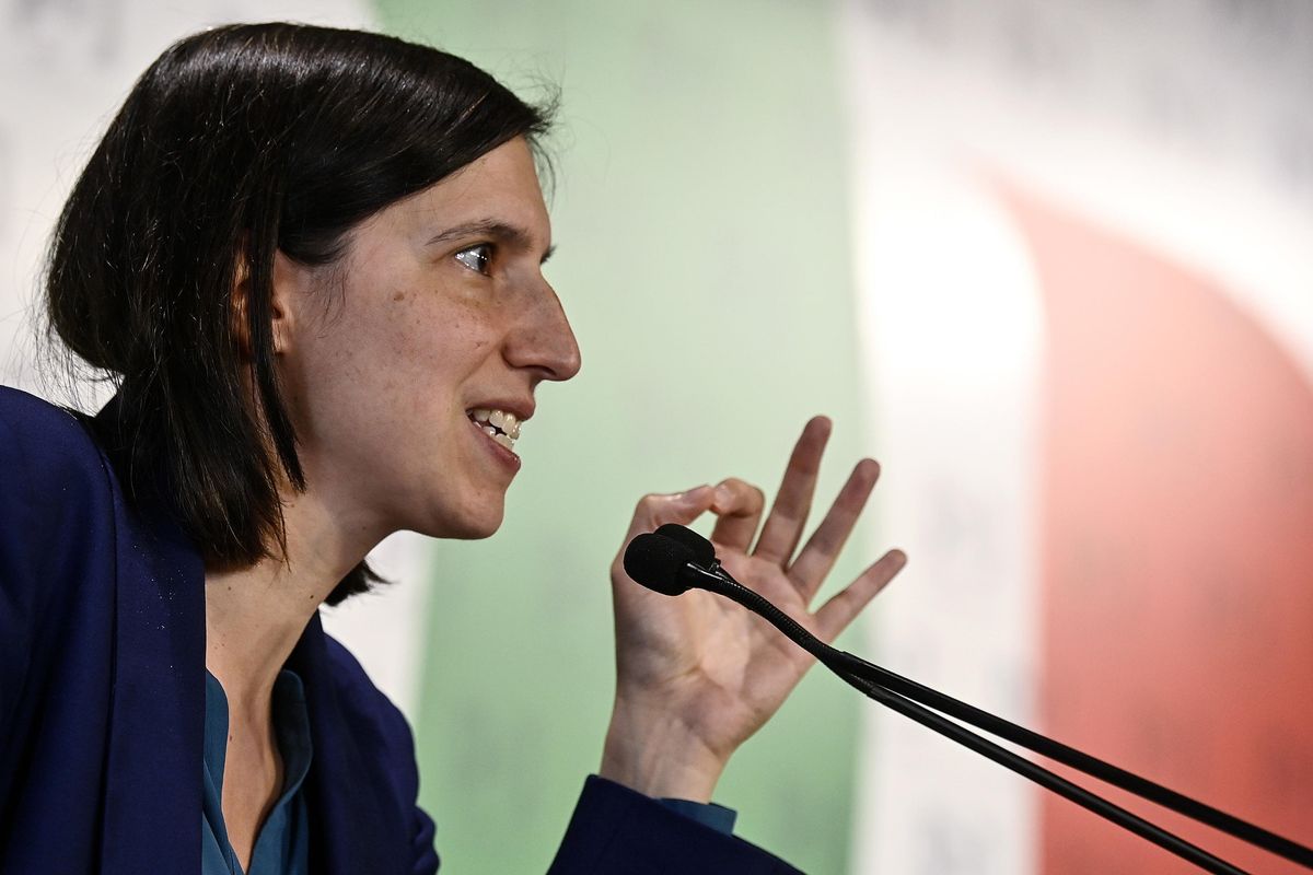 Si allarga la fronda contro Schlein sulle armi. Anche Giorgetti invita alla prudenza