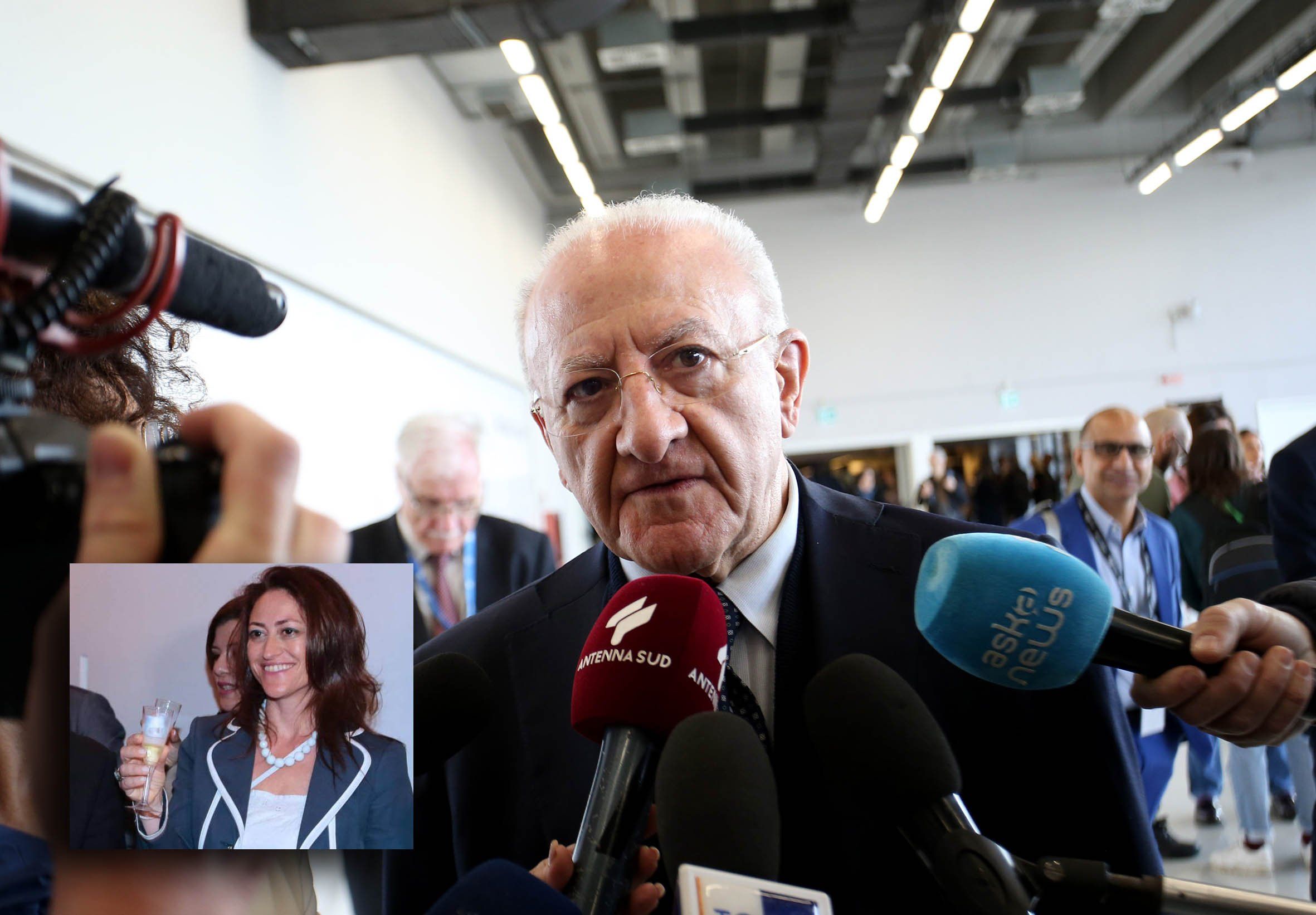 La compagna di De Luca a processo. Lui sbaglia contratto a 600 persone