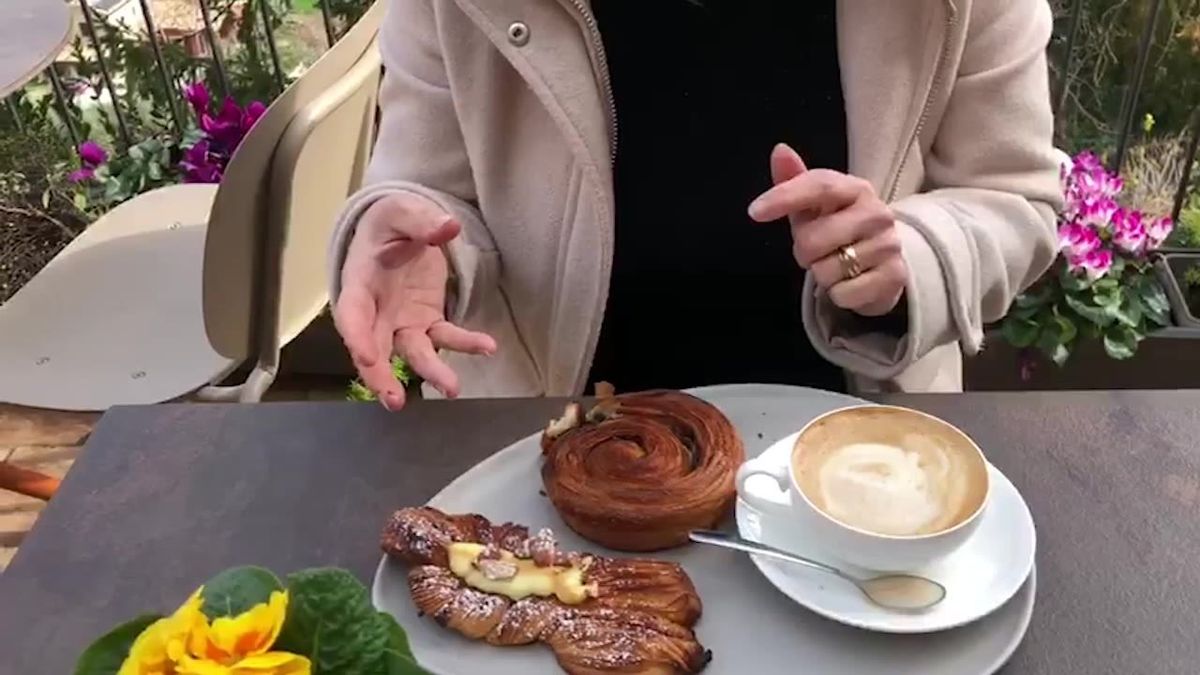 Le pillole di galateo di Petra e Carlo: buone maniere a colazione a Palazzo Rainaldi a Treia