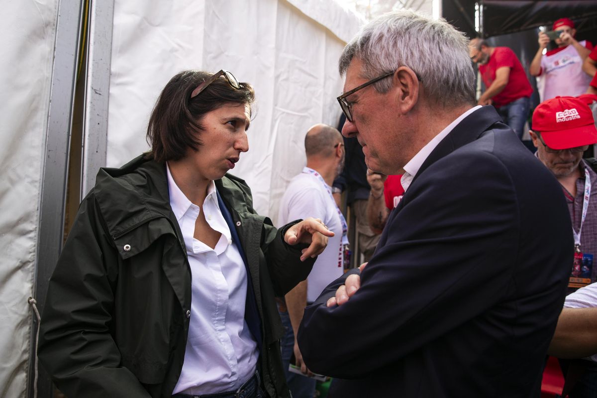 Sberle a salari e dipendenti. Per seguire i deliri di Landini il Pd lotta contro il lavoro