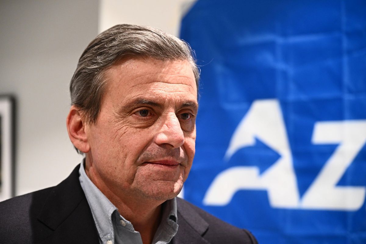 I filo Kiev si spaccano: Iv scarica Calenda