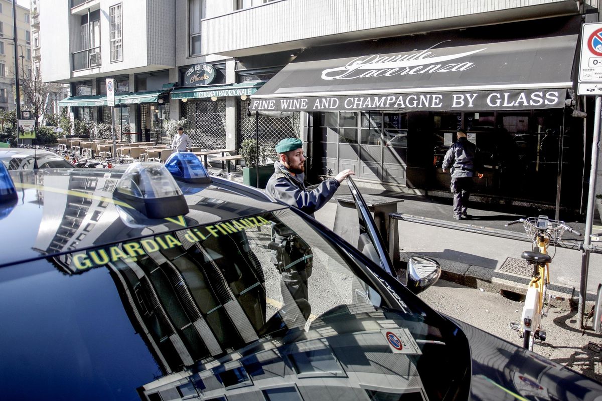 Dove l’ideale muore inizia la giungla: il furbo sciabola, lo scemo soccombe