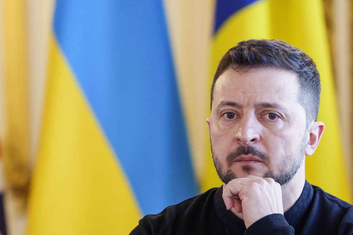 Zelensky si adegua: «Pronti alla pace sotto l’egida Trump»