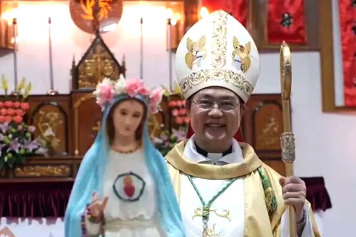 Il Vaticano abbraccia la Cina e Pechino arresta un vescovo perché celebra la messa