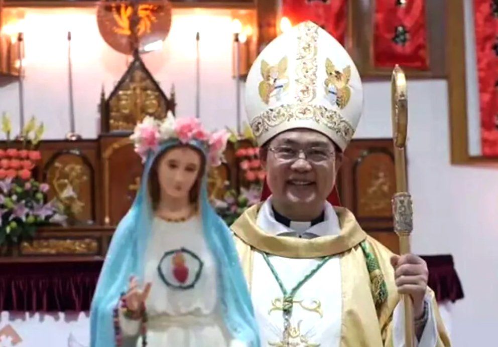 Il Vaticano abbraccia la Cina e Pechino arresta un vescovo perché celebra la messa