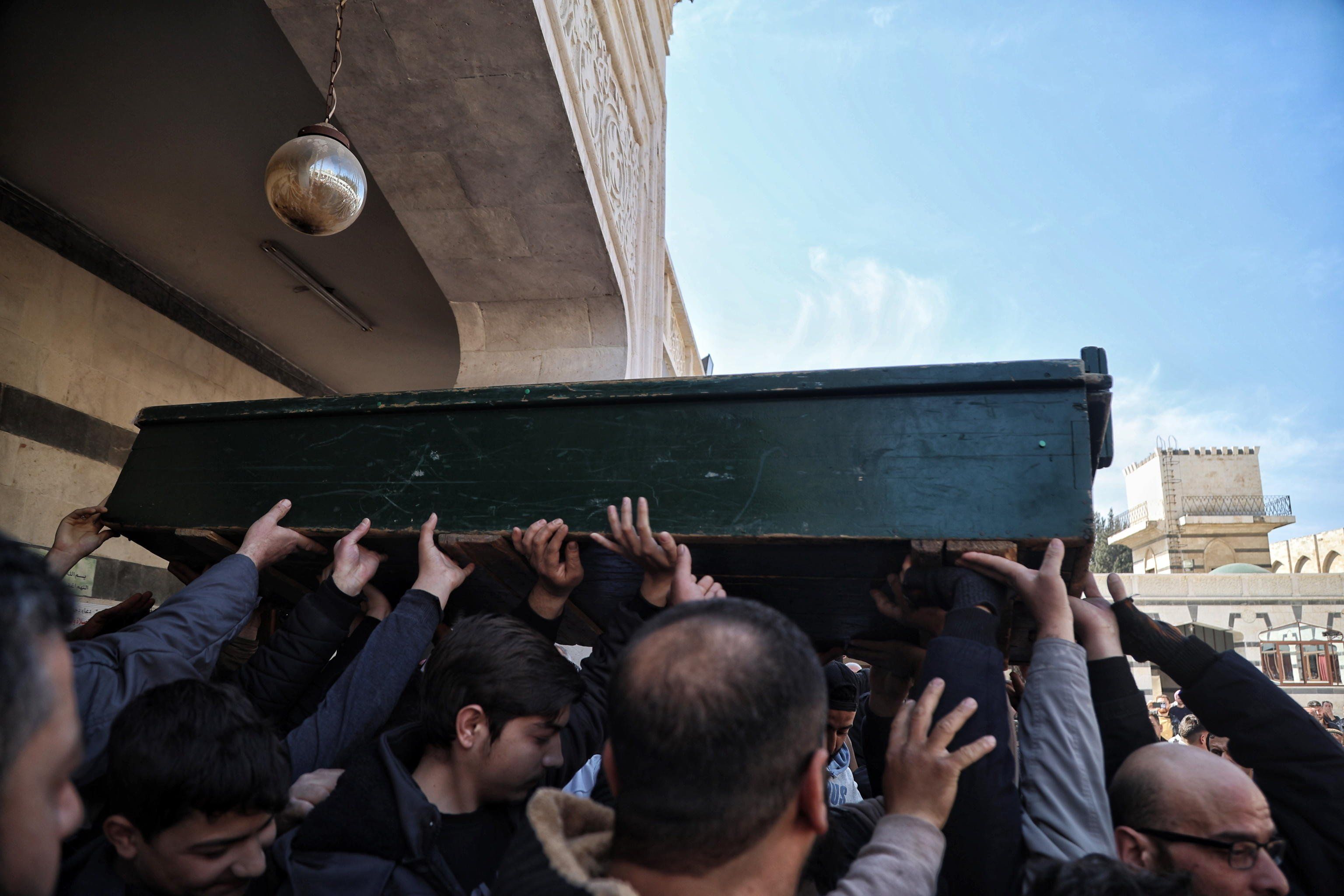 Il jihadista in cravatta al-Jolani trucida centinaia di civili in Siria