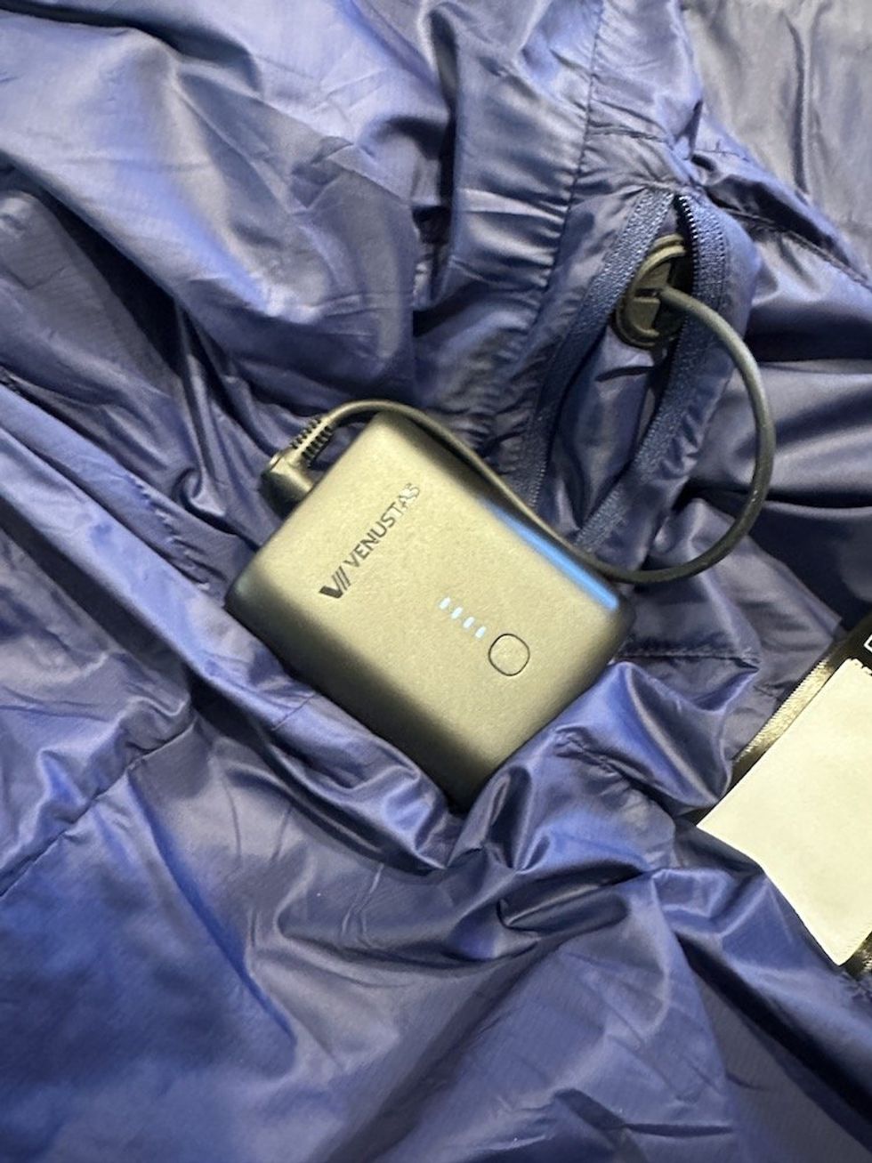 a photo of a battery for Venustas Men\u2019s Heated Lightweight Puffer Jacket 7.4V