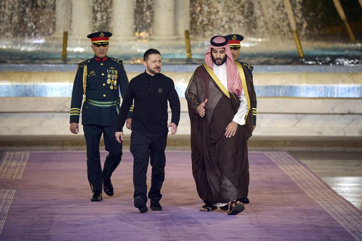 Kiev dice di sì al cessate il fuoco e ritrova l’ombrello americano