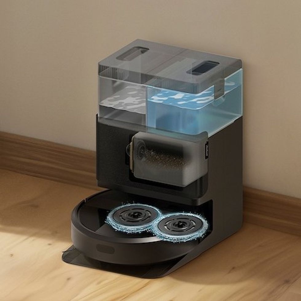 photo showing how Roomba 405 Combo Robot and AutoWash Dock work