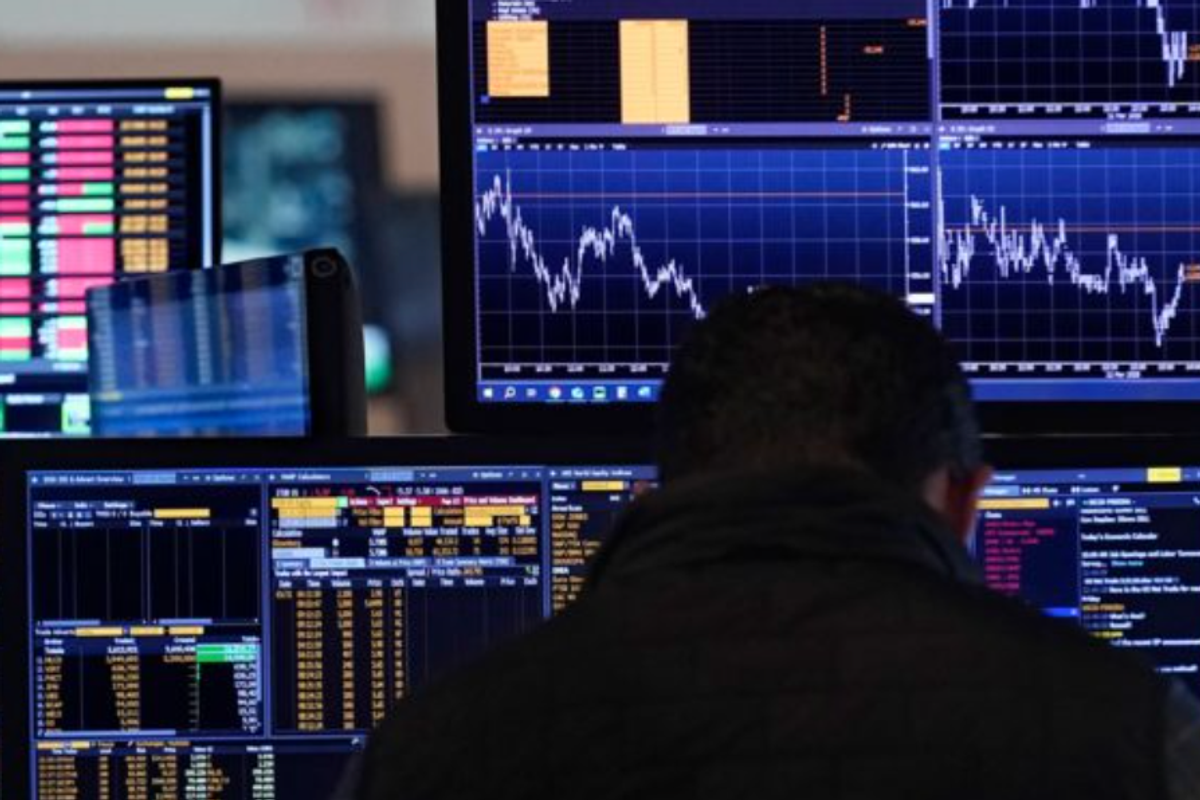 Trump's Economic Approval Rating Drops To New Low As Market Sinks