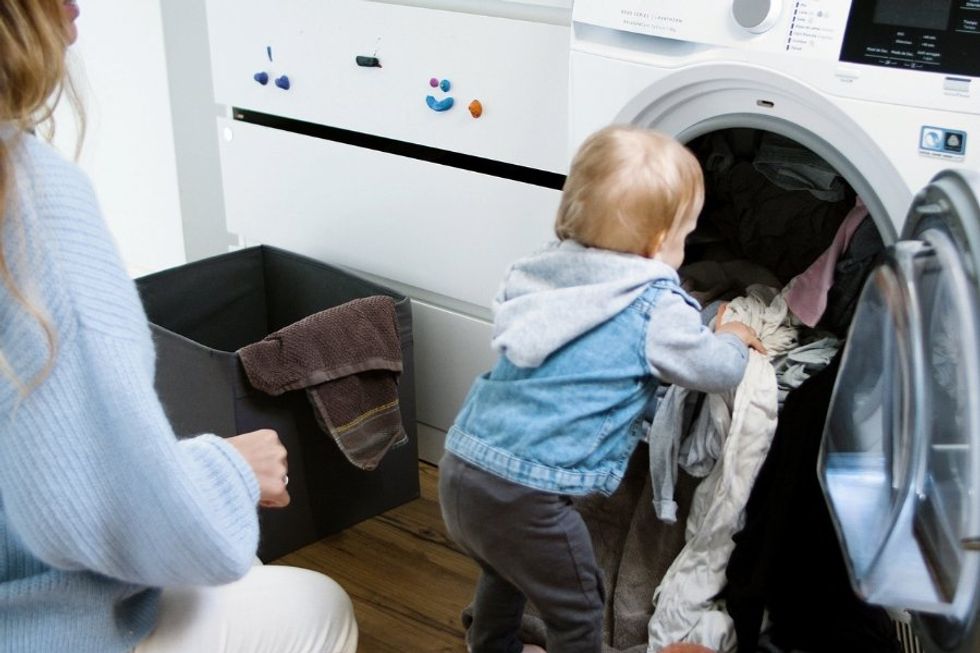 mom, laundry, stay at home mom, toddler, houswork