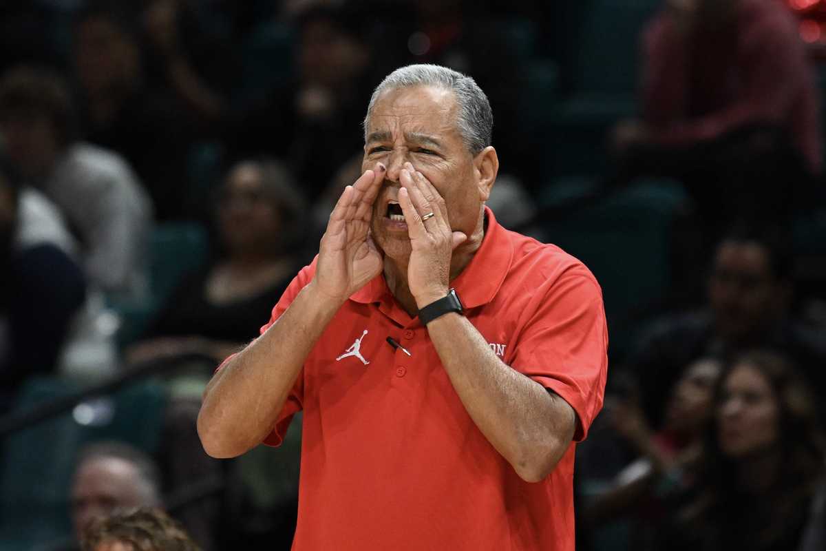 Houston Cougars Kelvin Sampson