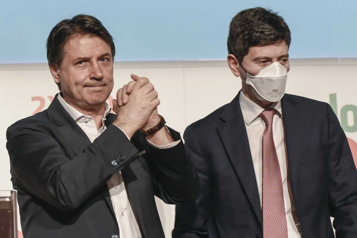 Altre picconate alla gestione Covid. «Ministero ignorante e Cts inutile»