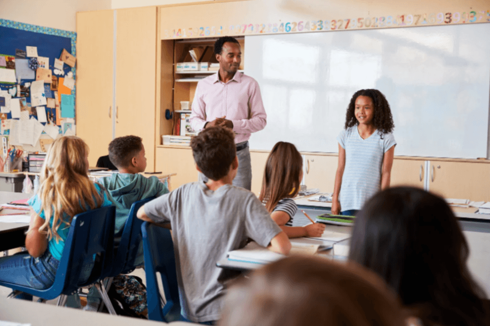 Fourth grader gives PowerPoint to her class announcing that she's autistic