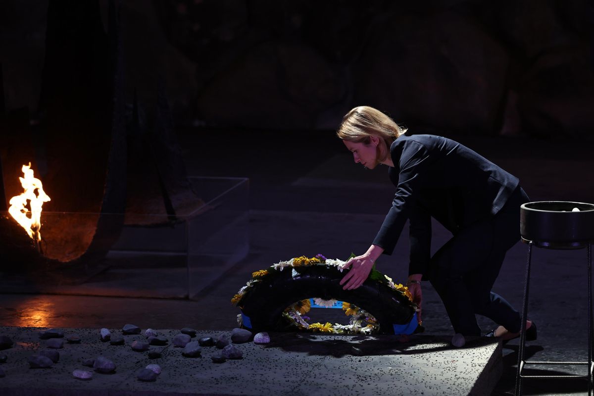 Il doppio standard europeo: in Ucraina tifa per la guerra, a Israele chiede di negoziare