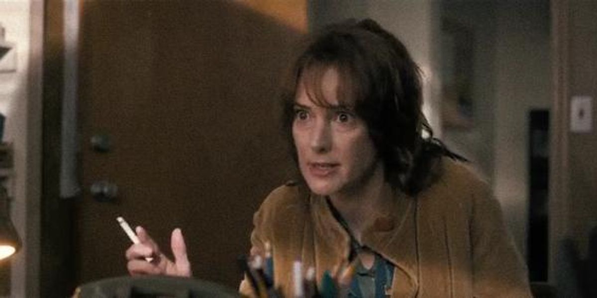 Films Et Séries Tv Avec Winona Ryder Watch The Trailer For Winona Ryder's Horror Series on Netflix "Stranger