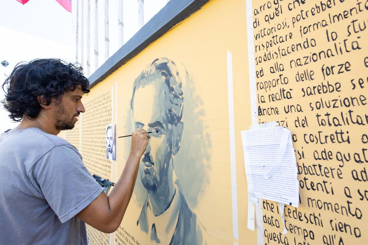 Miracolo: i cancellatori della storia ora scoprono il valore del contesto