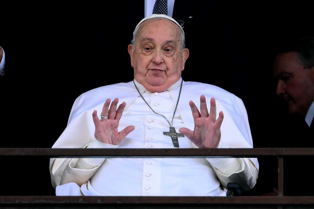 Il Papa torna a casa. «È provato», però già studia la riforma del futuro conclave