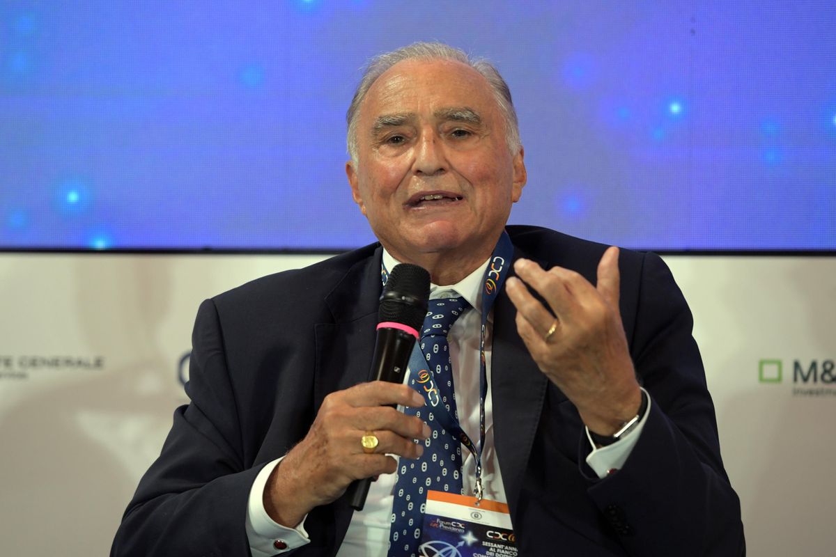 «L’Unione rema contro i negoziati in Ucraina. Gli Usa non ci mollano»