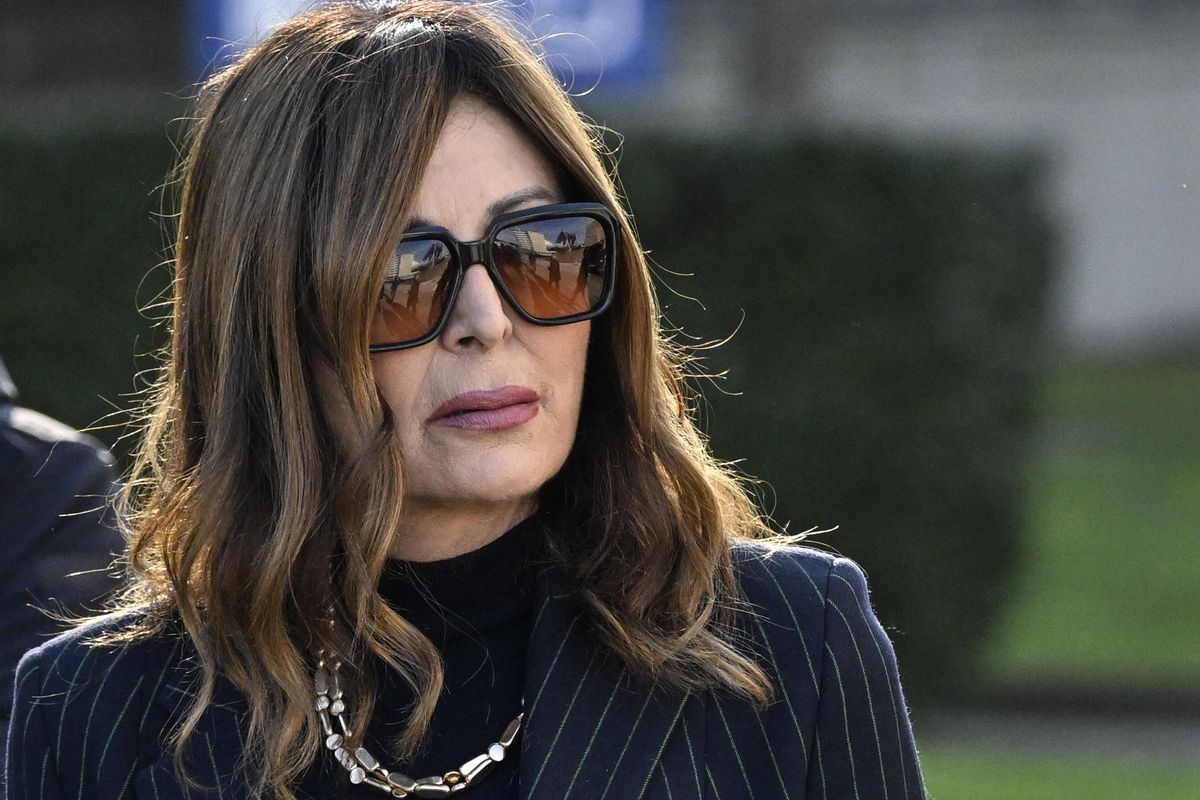 Santanchè fa melina. Fdi: «Se va a giudizio, lascia per difendersi»