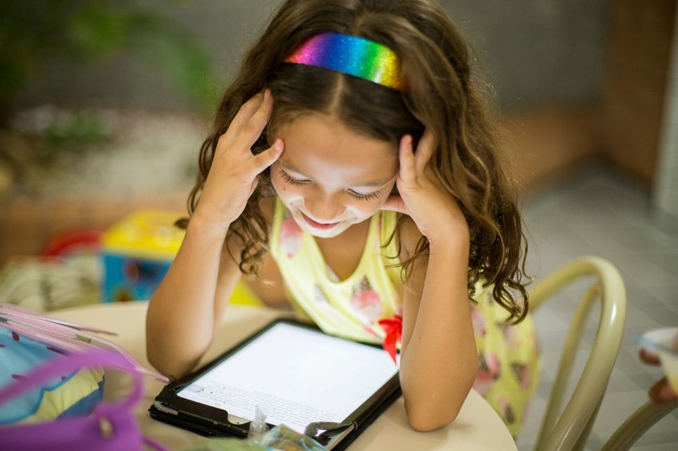 kids, ipads, screen time, restaurants, parenting