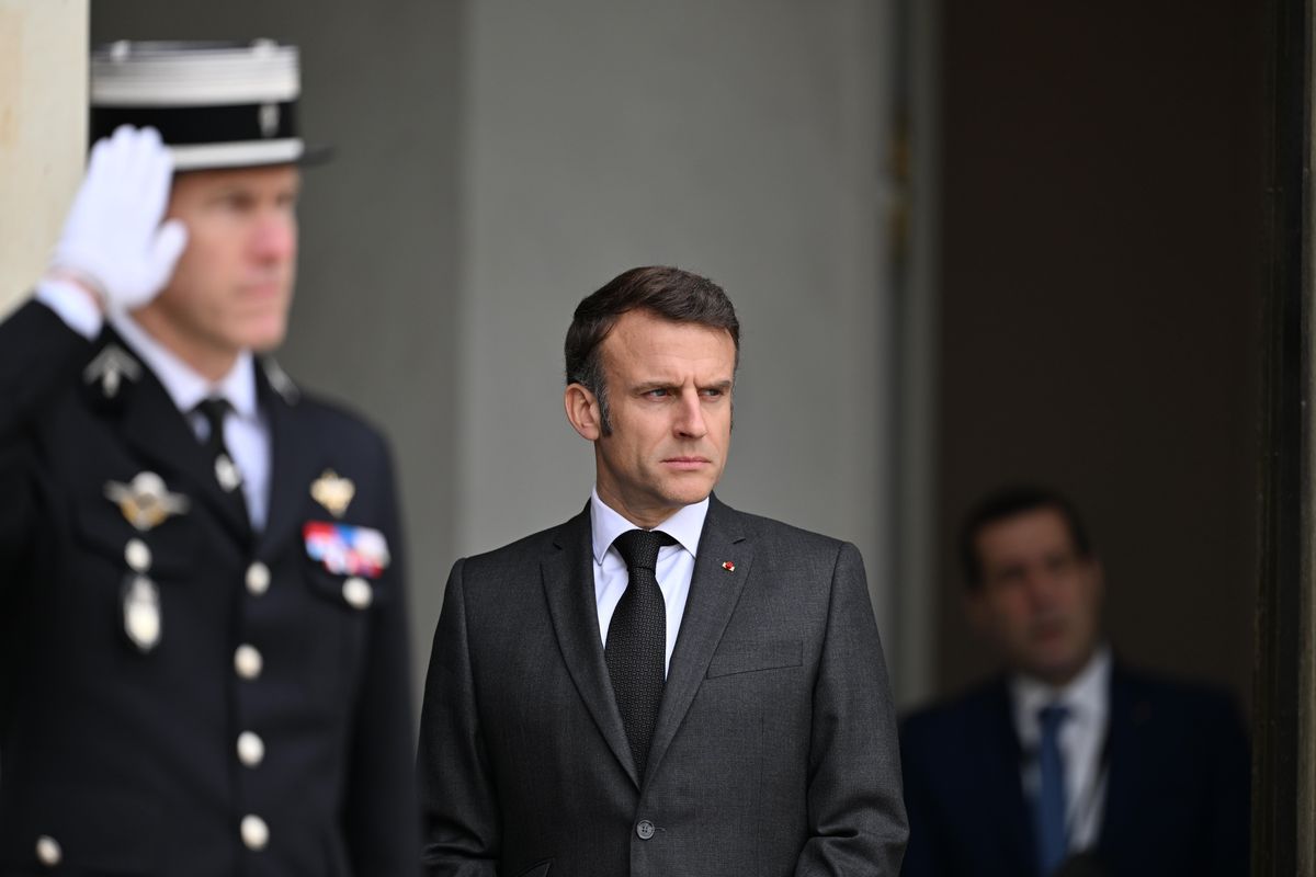 Macron chiede già oro alla patria