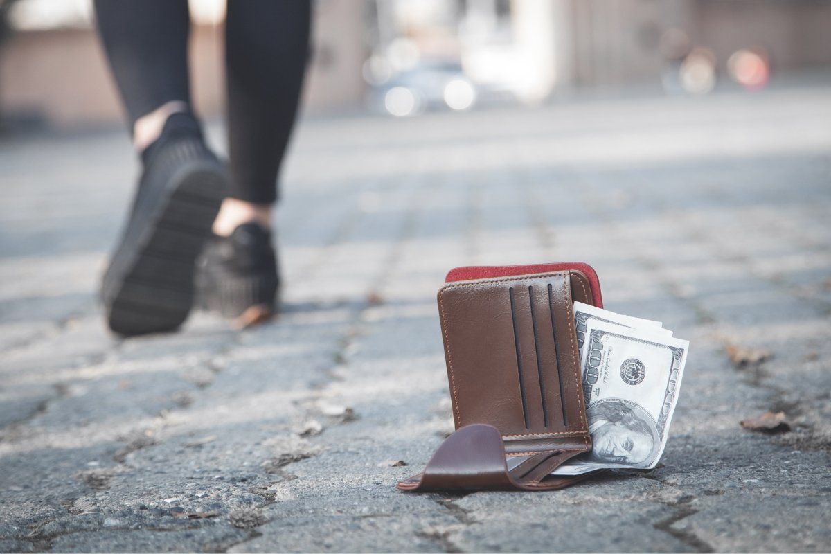 lost wallet experiment, world happiness report, people are kind