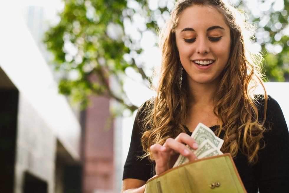 wallet, lost wallet test, world happiness report