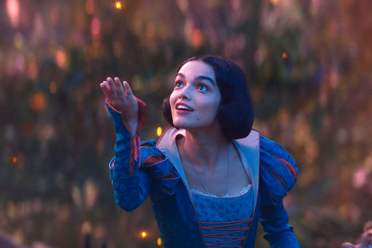 La Biancaneve woke è una sciagura. Il flop costa carissimo alla Disney