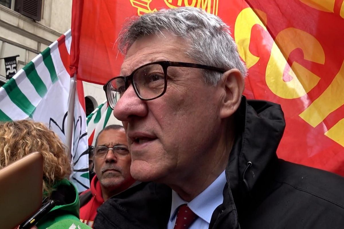 Salari a picco, ma Landini pensa a Ursula