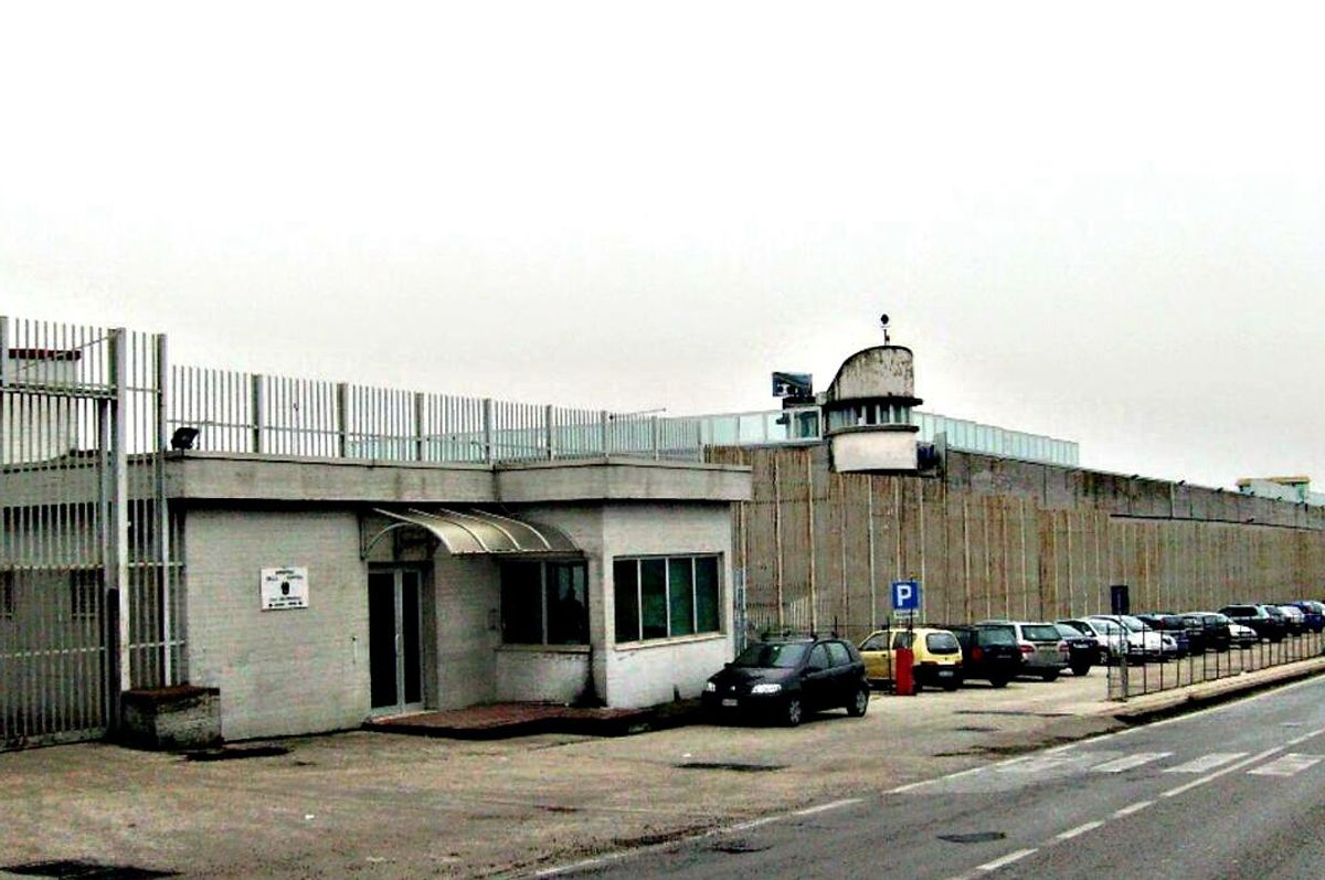 Detenuti in rivolta ad Avellino, celle devastate