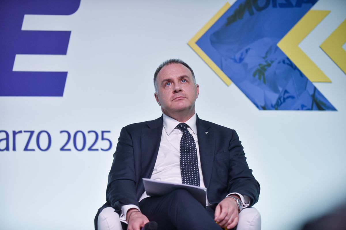 Confindustria: «Per salvarci dai dazi compriamo armamenti americani»