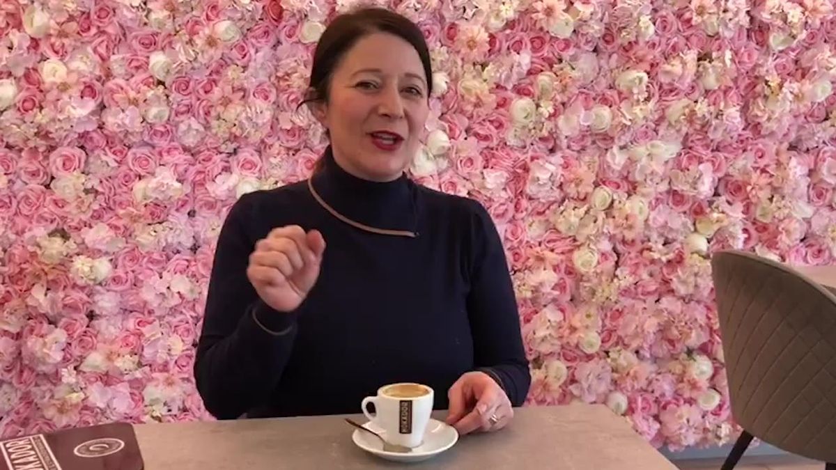 Le pillole di galateo di Petra e Carlo: come si beve il caffè