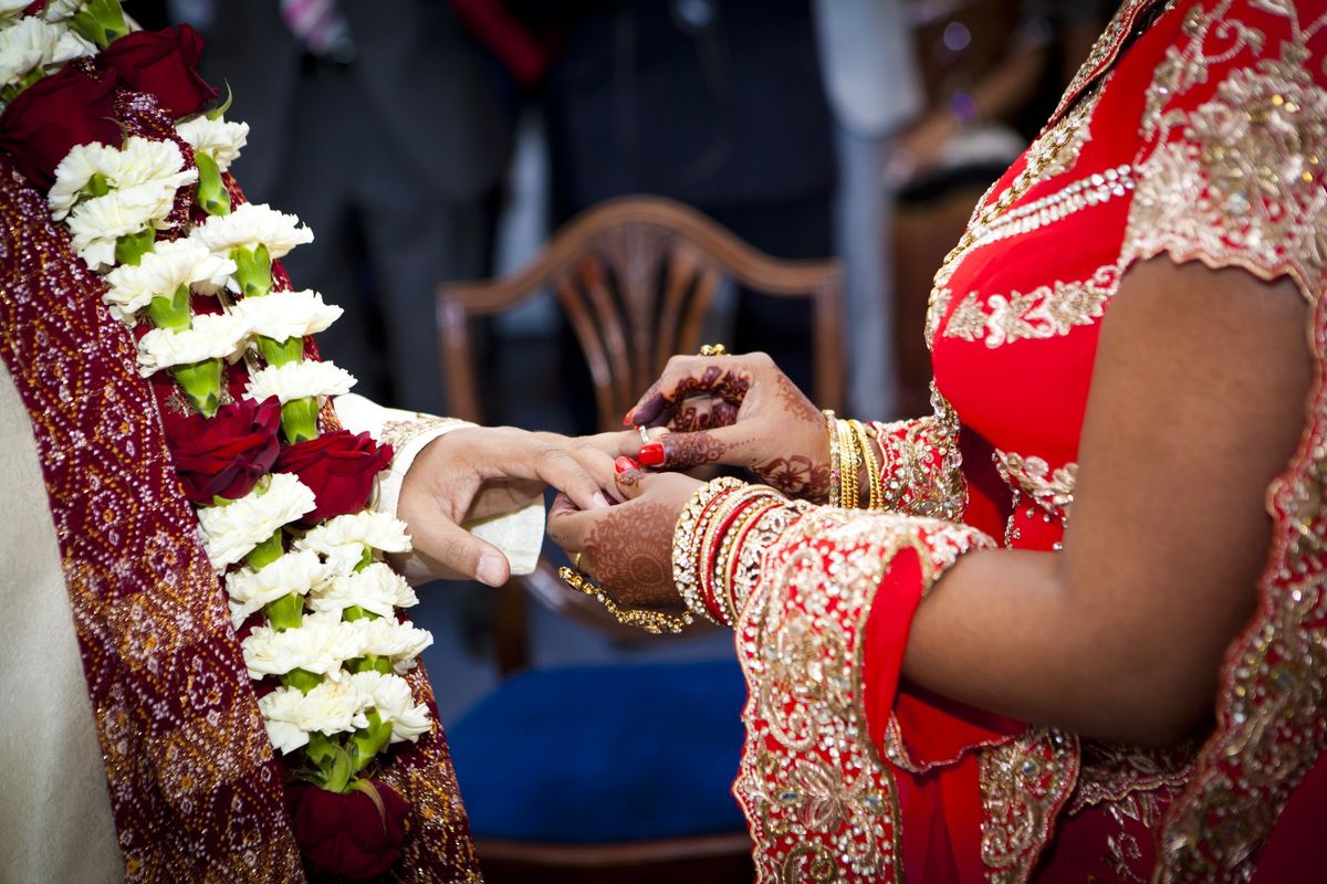 Nozze combinate a 16 anni: familiari indagati