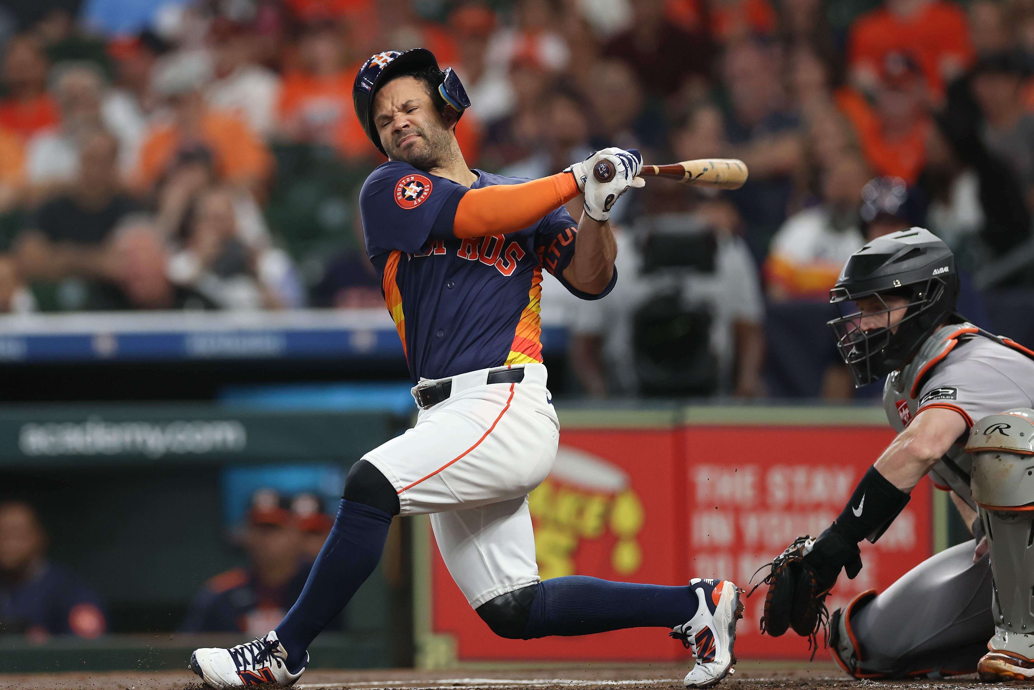 Astros offense can’t bail out Valdez in tough loss to Giants