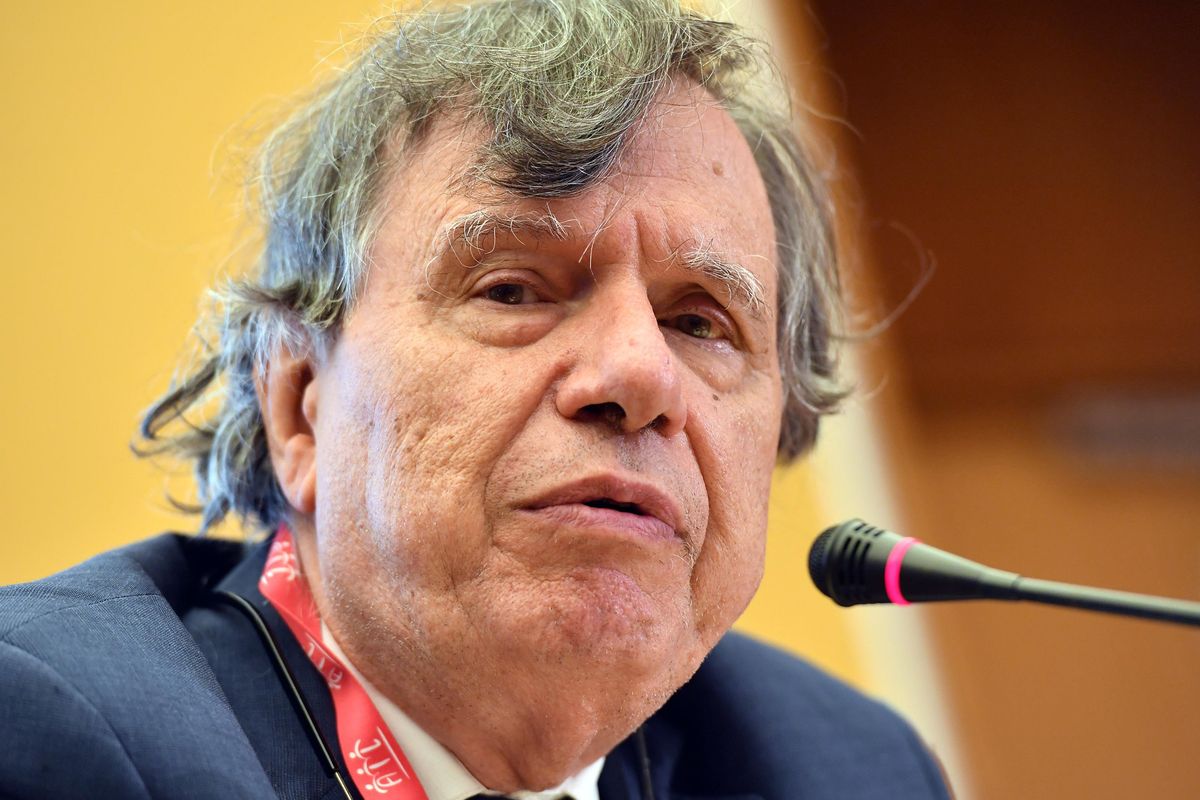 Giudici più a destra col caldo, diktat utili e sieri efficaci: le balle di «Rep» sulla salute