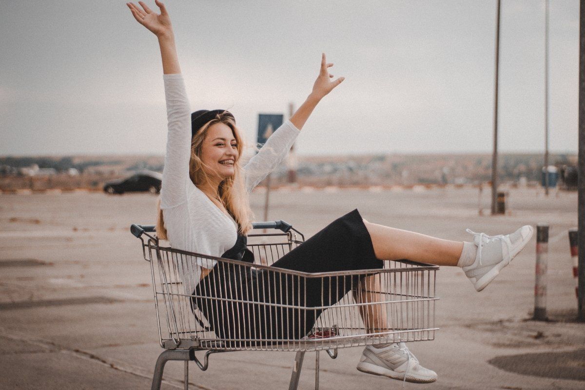 shopping cart theory, returning shopping cart, signs someone is a good person